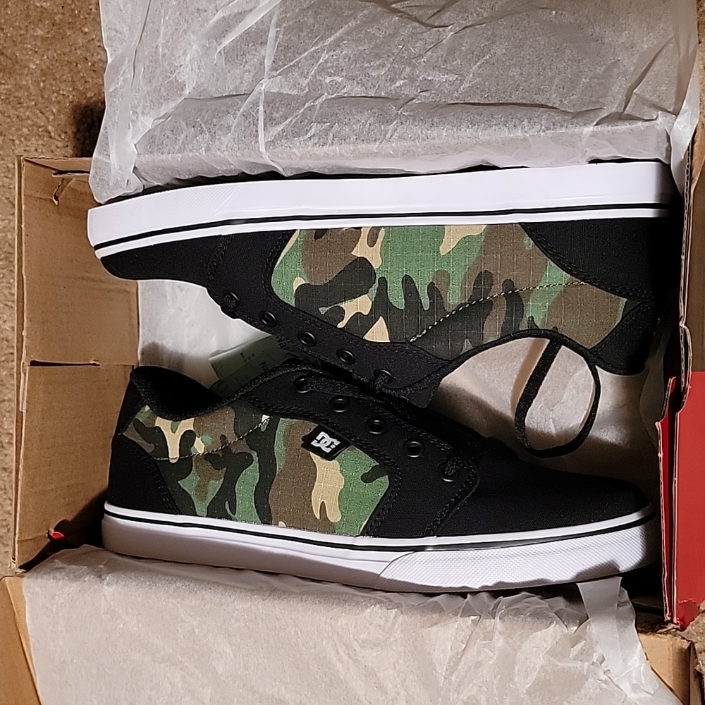DC Skate Shoe - Picture 5 of 5